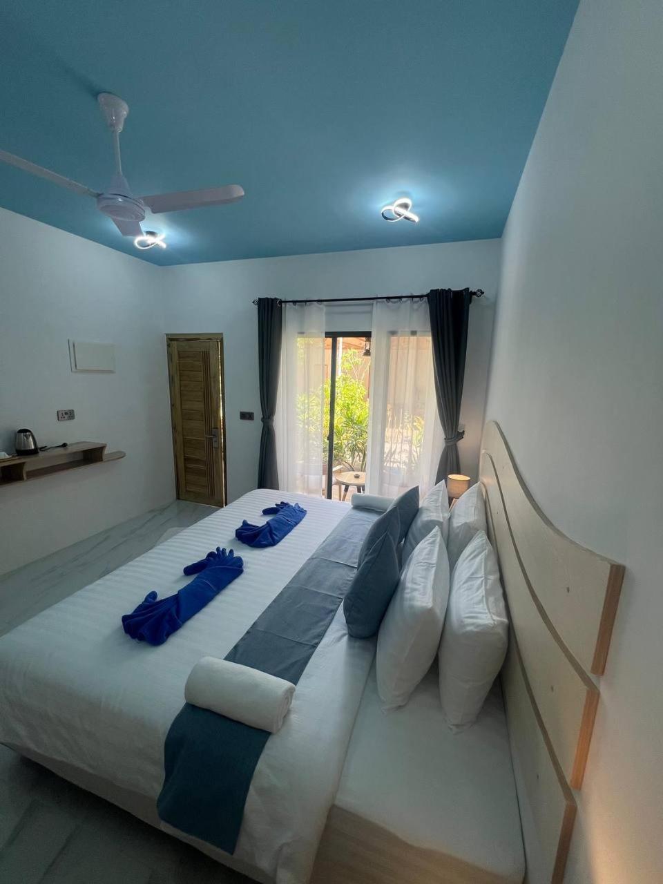 Infinity Beach Dhigurah Dhigurah  Extérieur photo